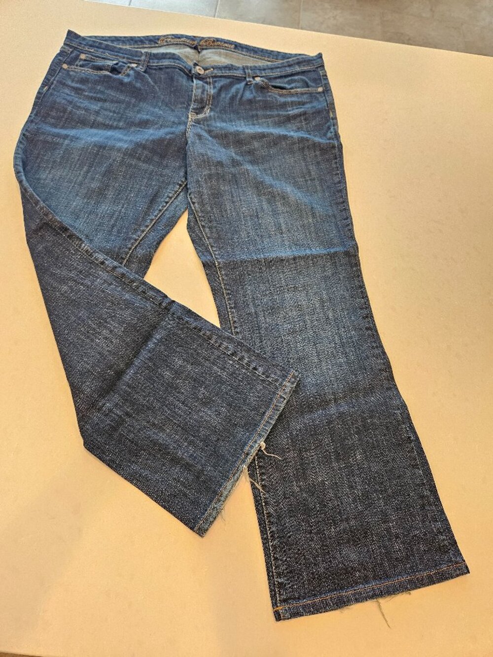 Gap Jeans Premium Bootcut Style - Dark Blue Wash - Size 34R